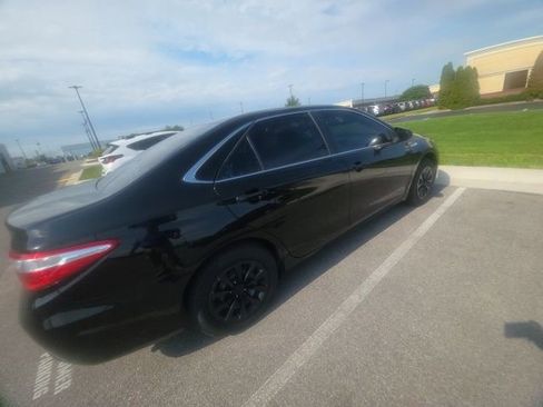 Used 2016 Toyota Camry LE FWD image 3