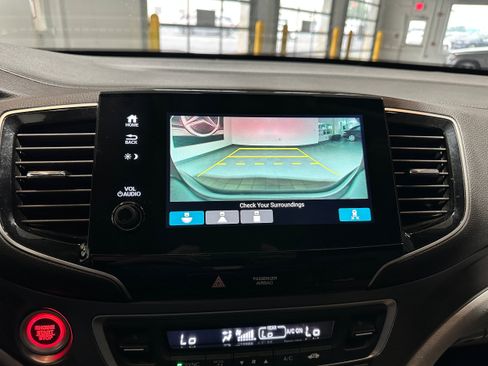 Used 2019 Honda Pilot EX image 10