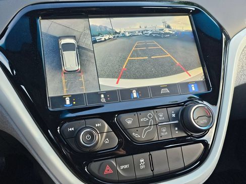Used 2020 Chevrolet Bolt Premier w/ Infotainment Package FWD image 29