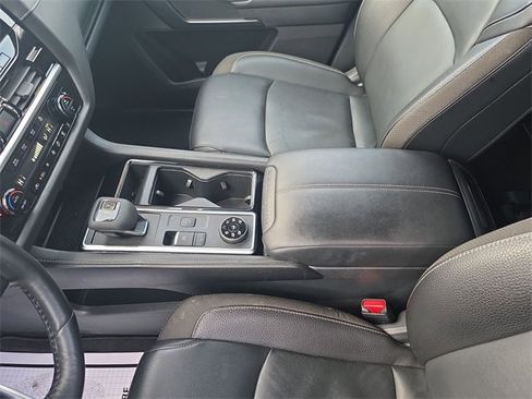 Certified 2023 Nissan Pathfinder SL w/ Black Appearance Package image 21