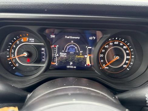 Used 2024 Jeep Wrangler Sport AWD/4WD image 4