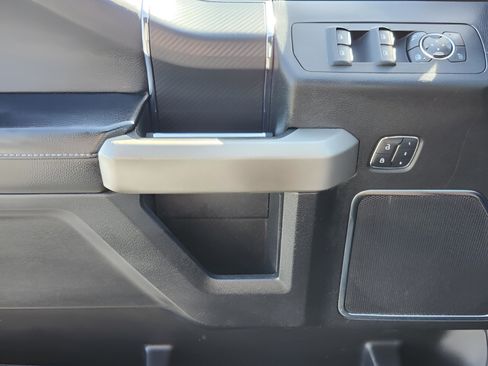 Used 2018 Ford F150 Lariat image 40