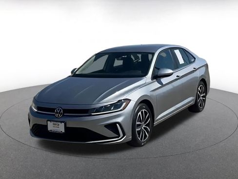 Used 2025 Volkswagen Jetta SE image 7