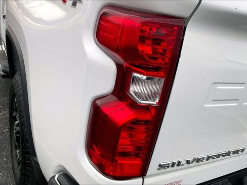 Used 2023 Chevrolet Silverado 2500 LT image 24