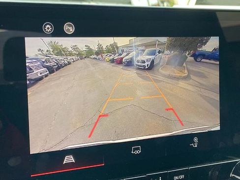 Used 2023 GMC Canyon Elevation w/ Convenience Package image 11