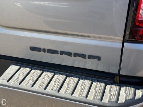 Used 2019 GMC Sierra 1500 Denali w/ Denali Ultimate Package AWD/4WD image 10