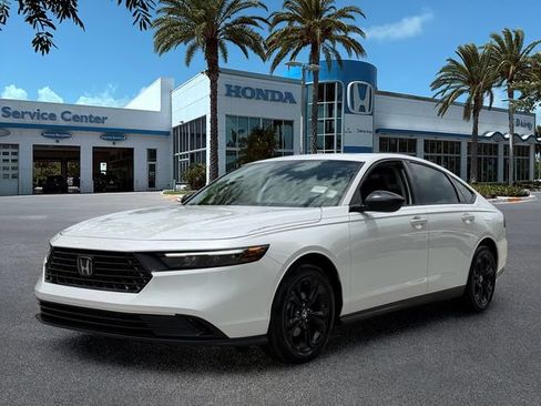 Certified 2025 Honda Accord SE image 4