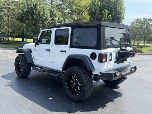 Used 2019 Jeep Wrangler Unlimited Sport S AWD/4WD image 3