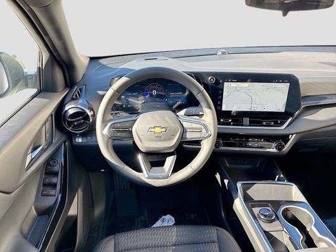 New 2026 Chevrolet Equinox LT w/ LPO, Floor Liner Package image 17