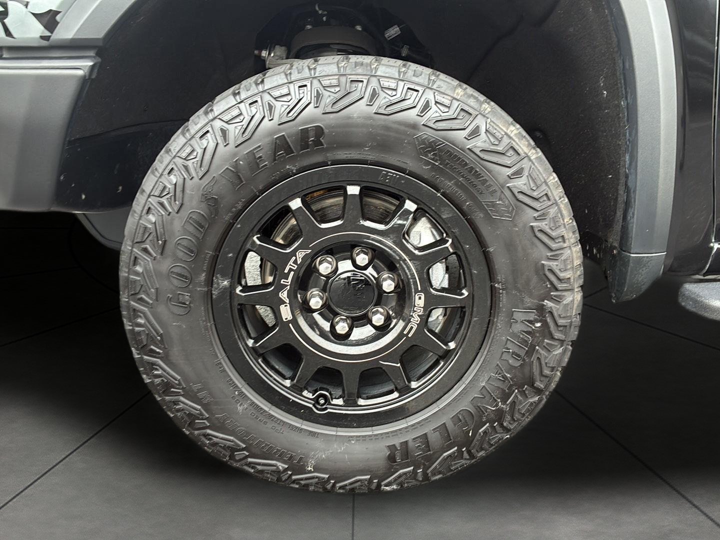 Certified 2024 GMC Sierra 1500 AT4X w/ AT4X AEV Edition AWD/4WD image 6