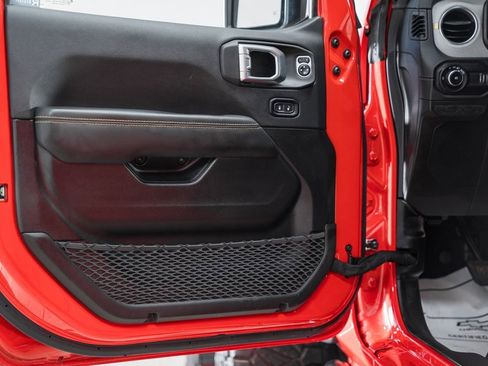 Used 2024 Jeep Wrangler Sahara image 41