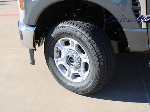 New 2026 Ford F350 XLT w/ FX4 Off-Road Package image 5