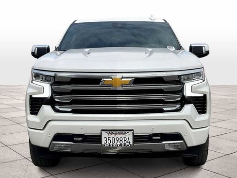 Used 2024 Chevrolet Silverado 1500 High Country w/ High Country Premium Package image 3