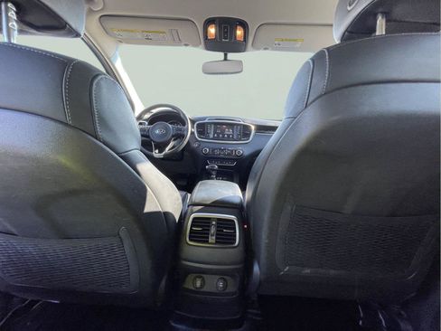 Used 2018 Kia Sorento EX AWD/4WD image 16