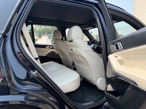 Used 2021 BMW X5 xDrive40i w/ M Sport Package AWD/4WD image 17