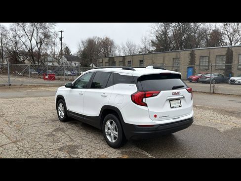 Certified 2021 GMC Terrain SLE w/ Driver Convenience Package image 4