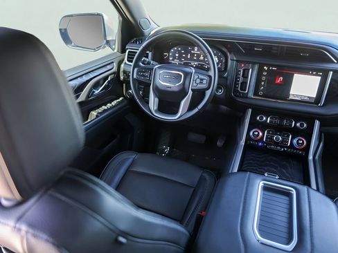 Used 2023 GMC Yukon XL Denali RWD image 29