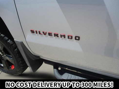 Used 2018 Chevrolet Silverado 1500 LT w/ Redline Edition AWD/4WD image 35