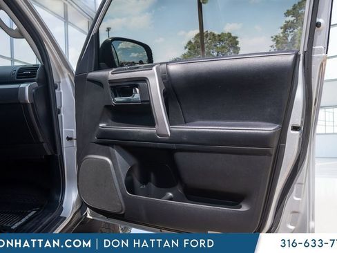 Used 2020 Toyota 4Runner SR5 Premium w/ Moonroof Package AWD/4WD image 28