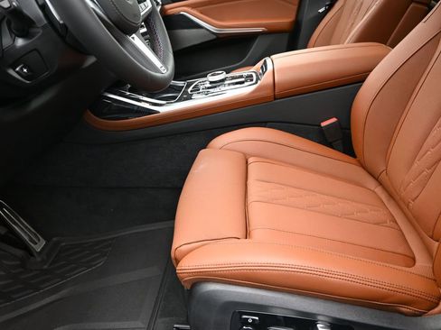 New 2026 BMW X7 M60i image 13