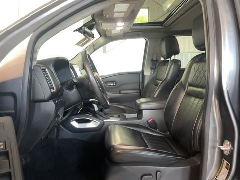 Used 2023 Nissan Frontier SV w/ SV Premium Package AWD/4WD image 8