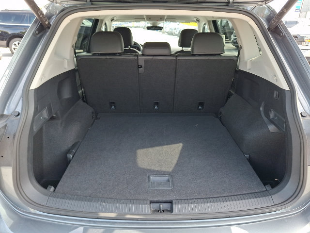 Used 2024 Volkswagen Tiguan SE AWD/4WD image 30