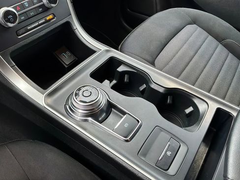 Used 2022 Ford Edge SE w/ Black Appearance Package image 23