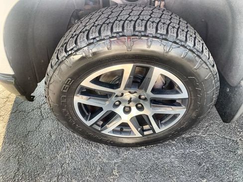 Certified 2019 Chevrolet Silverado 1500 LT Trail Boss AWD/4WD image 31