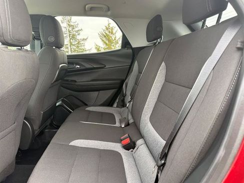 Used 2024 Chevrolet TrailBlazer LT w/ LT Cold Weather Package AWD/4WD image 22