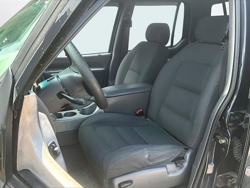 Used 2001 Ford Explorer Sport Trac 4x4 image 19