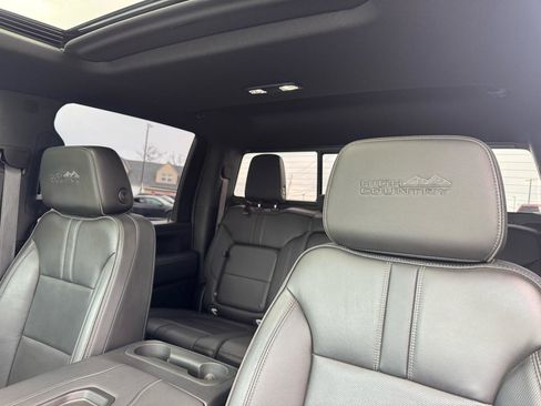 Used 2022 Chevrolet Silverado 2500 High Country w/ Technology Package image 26