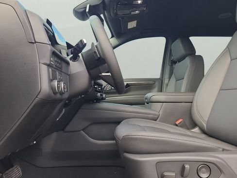 New 2026 Chevrolet Suburban LT w/ Comfort Package RWD image 23