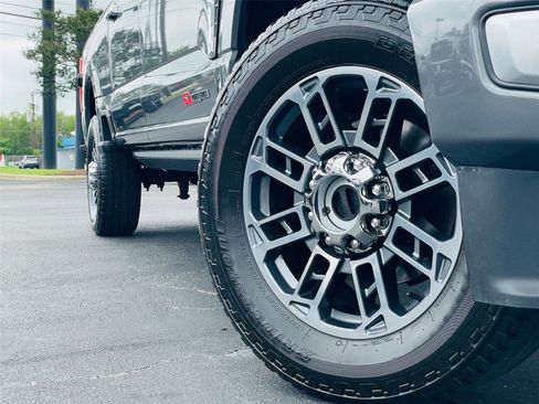 Used 2024 Ford F350 Limited w/ FX4 Off-Road Package AWD/4WD image 2