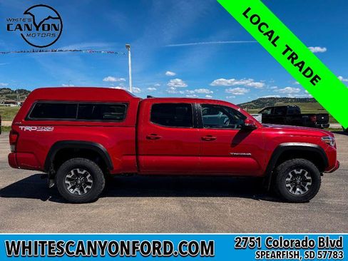 Used 2016 Toyota Tacoma TRD Off-Road AWD/4WD image 11