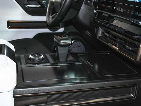 Used 2025 GMC Hummer EV 3X AWD/4WD image 61