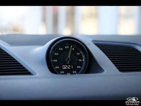 Used 2020 Porsche Cayenne E-Hybrid w/ Premium Plus Package image 15