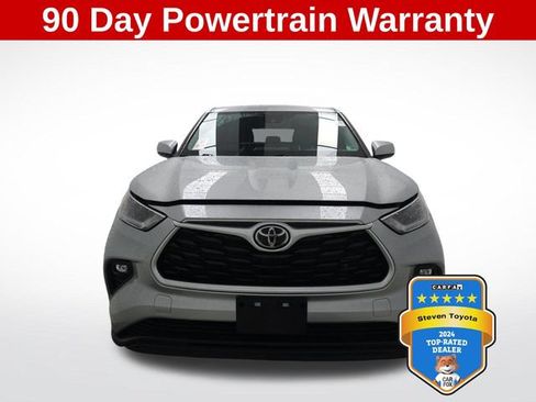 Used 2021 Toyota Highlander LE AWD/4WD image 1