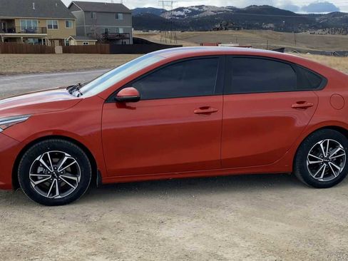 Used 2023 Kia Forte LXS w/ LXS Technology Package image 5