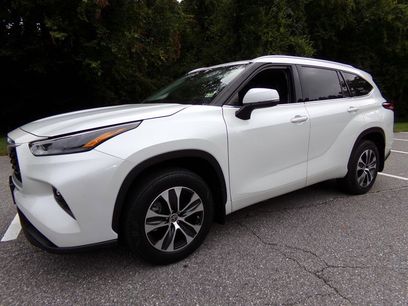 Used 2022 Toyota Highlander XLE