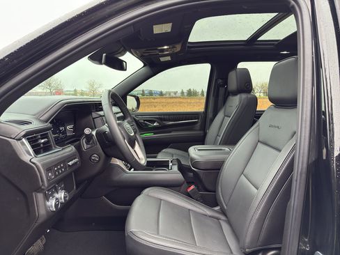 Used 2024 GMC Yukon Denali image 12