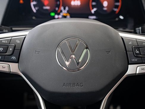 Used 2025 Volkswagen Atlas Peak Edition SE image 28