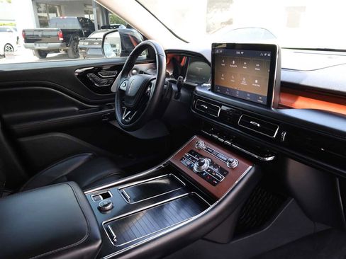 Used 2020 Lincoln Aviator Grand Touring w/ Equipment Group 302A AWD/4WD image 13