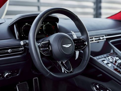 Used 2024 Aston Martin DB12 Coupe image 32