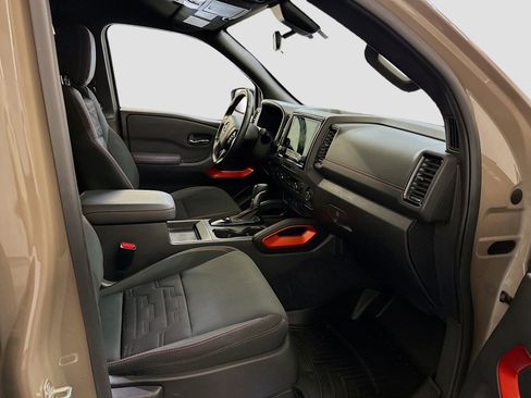 Used 2023 Nissan Frontier PRO-4X w/ Technology Package image 32