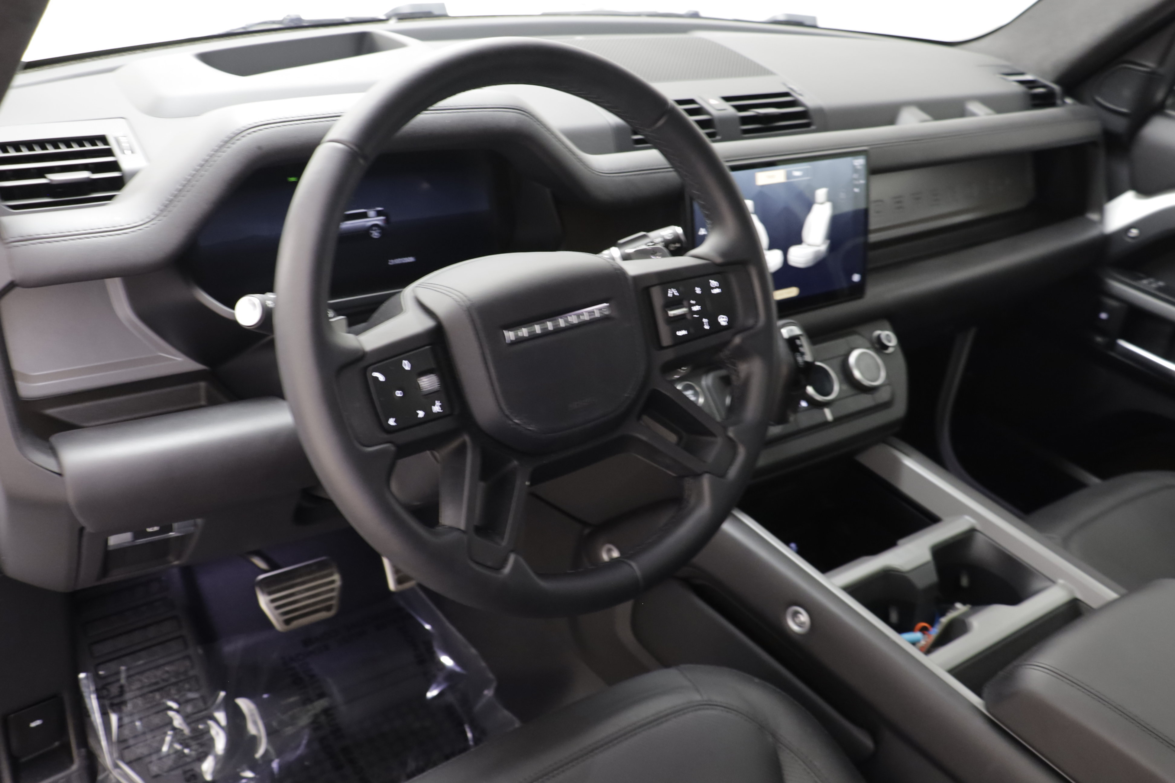Certified 2025 Land Rover Defender 110 V8 AWD/4WD image 6