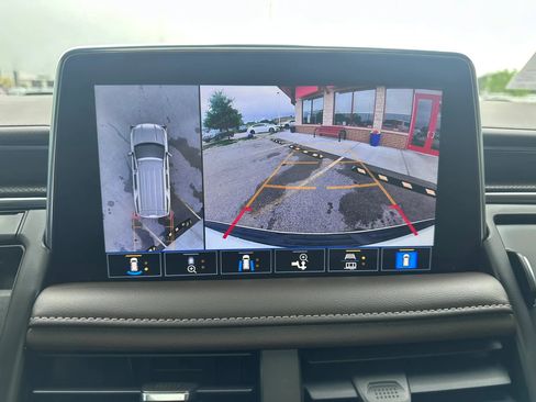 Used 2021 GMC Yukon SLT w/ SLT Premium Package RWD image 22