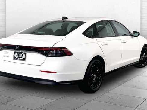 Used 2025 Honda Accord SE image 13