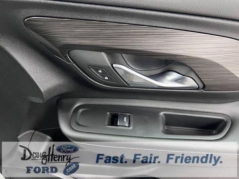 Used 2024 GMC Terrain SLT image 37