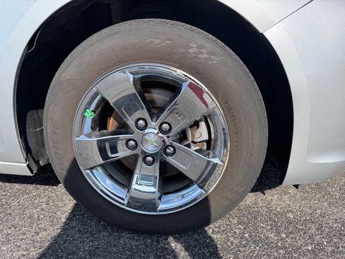 Used 2016 Chevrolet Malibu LT FWD image 18