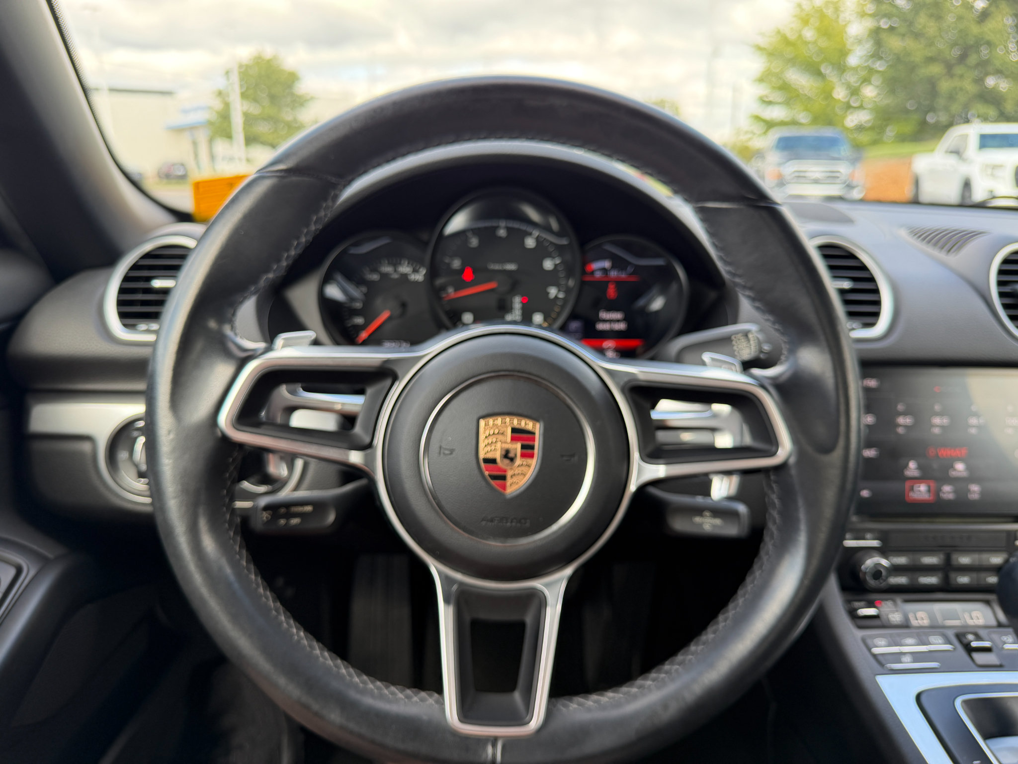 Used 2017 Porsche 718 Boxster RWD image 34